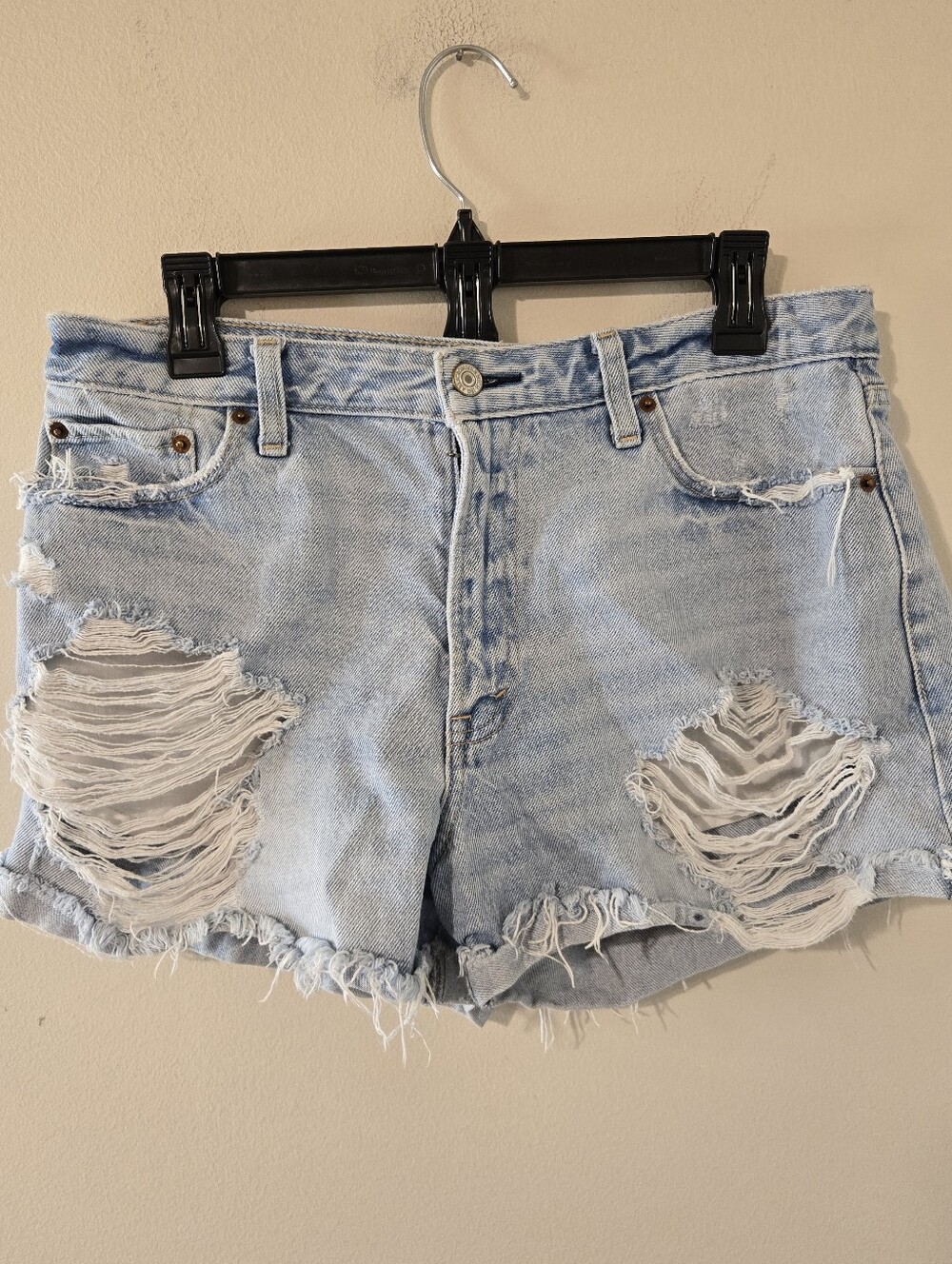Abercrombie & Fitch Annie High Rise Distressed Denim Shorts Light WashSize 31/12